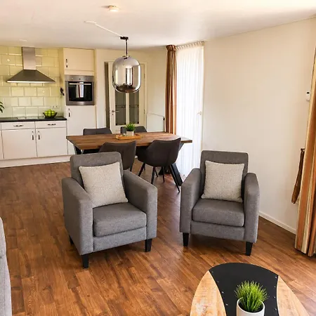 Holiday home Gezellig Met Tuin, Nabij Speeltuin En Zwembad Ledeacker